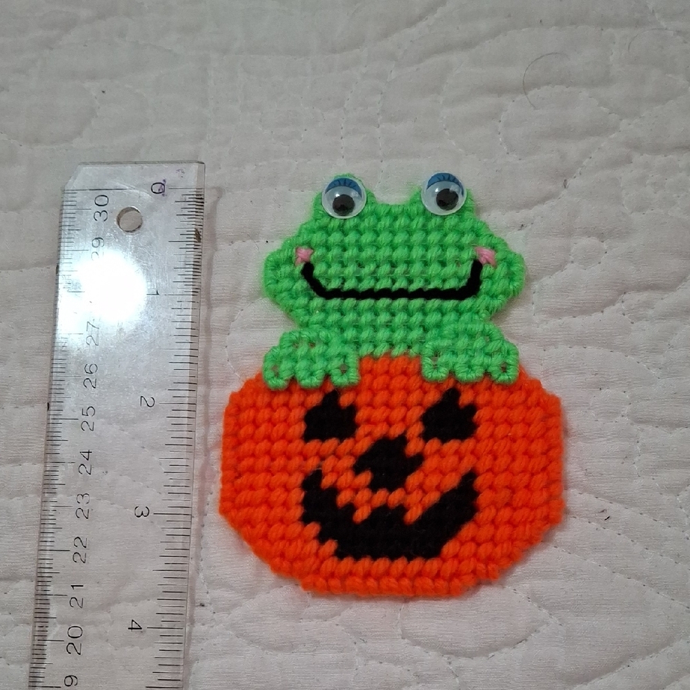Handmade Plastic Canvas Frog and Pumpkin Magnet Halloween
